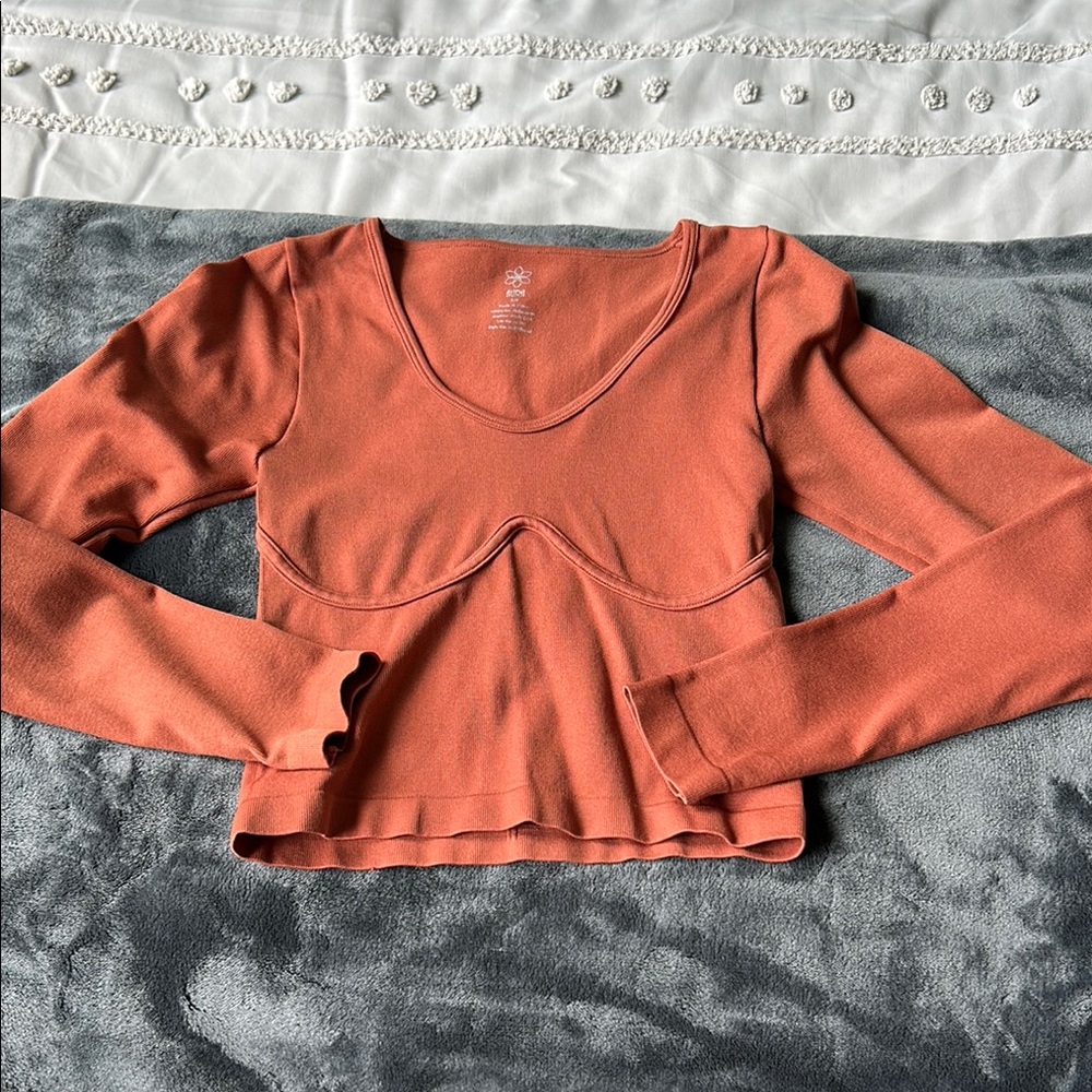 Aura stretch long sleeve top